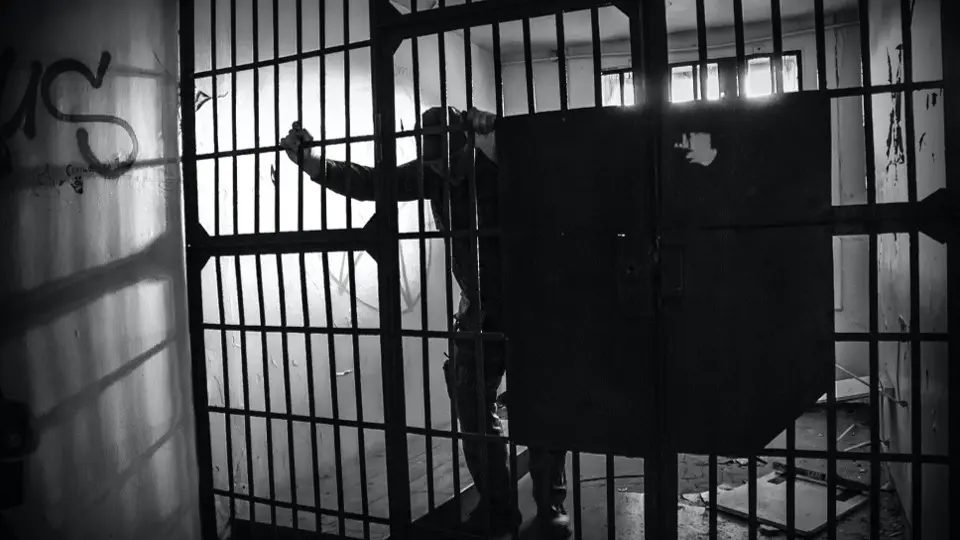 ARTÍCULO 33 CONSTITUCIÓN: CLAVE DEL CÓDIGO PENAL COLOMBIANO