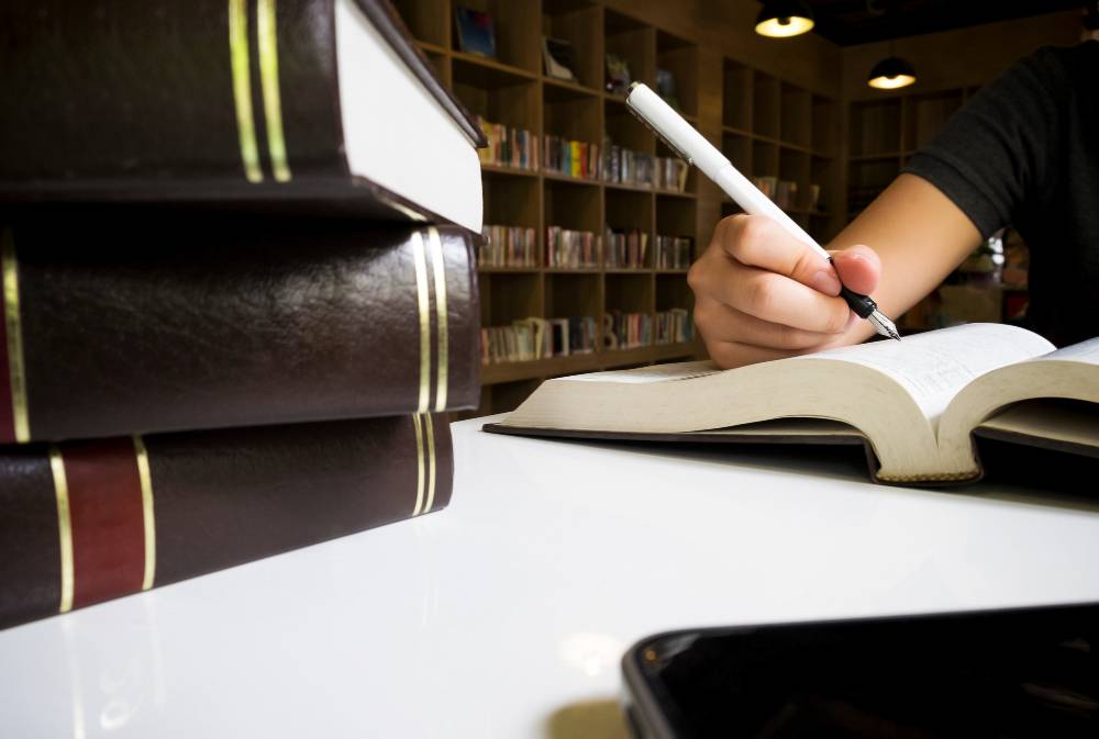 CARRERA DERECHO PENAL: Cómo estudiar con ÉXITO y VALOR