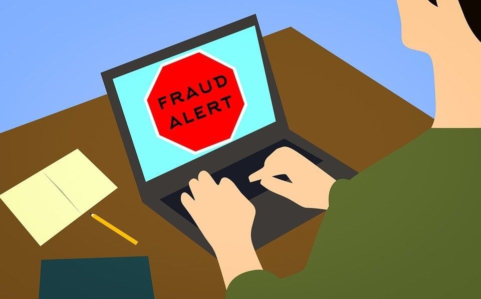 Cómo puedo denunciar estafas 807 y proteger mi dinero