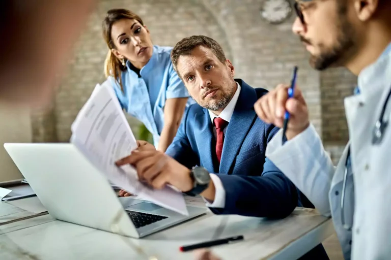 Cómo realizar una reclamación administrativa por daños a la administración