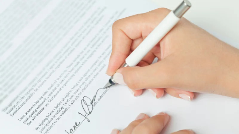 Contrato de Arras: GUÍA 2026 para NO FIRMAR sin leer