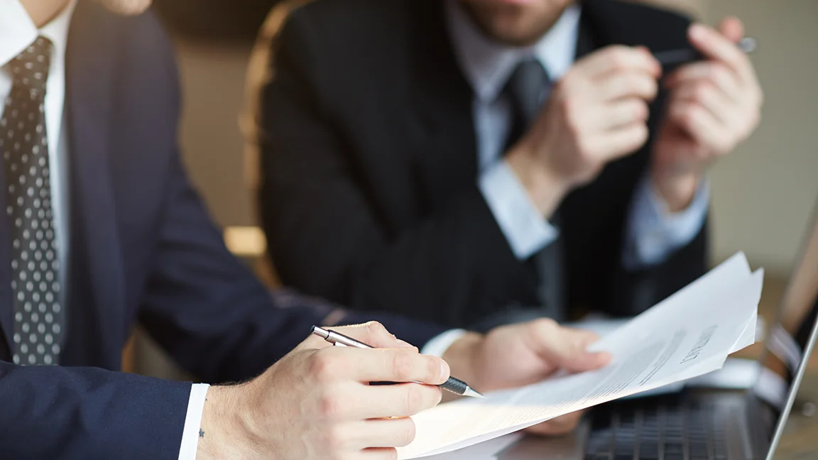 Contrato de tracto sucesivo: Qué es y ejemplos Clave