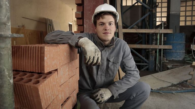Cuál es la estructura salarial oficial del primer albañil