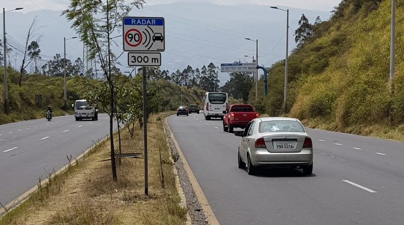 Cuáles son las vías para notificar multas de tráfico