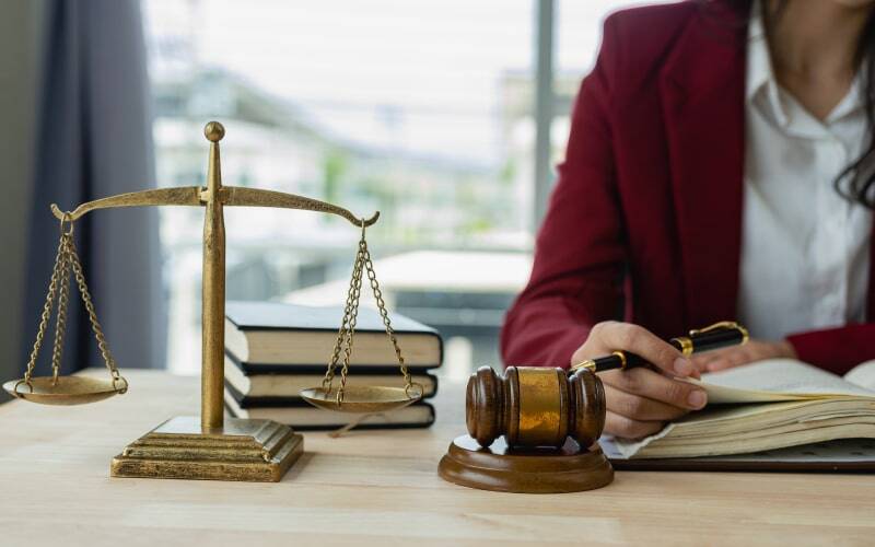cuánto tiempo dura la carrera de Derecho en España