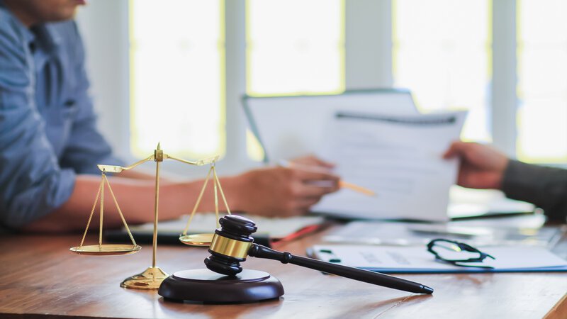 DERECHO ADMINISTRATIVO EN ESPAÑA: CLAVES Y CARACTERÍSTICAS