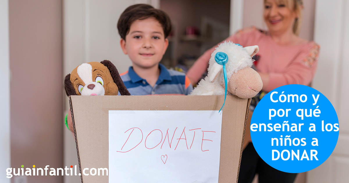 Dona juguetes para regalar ilusión a niños necesitados en Navidad