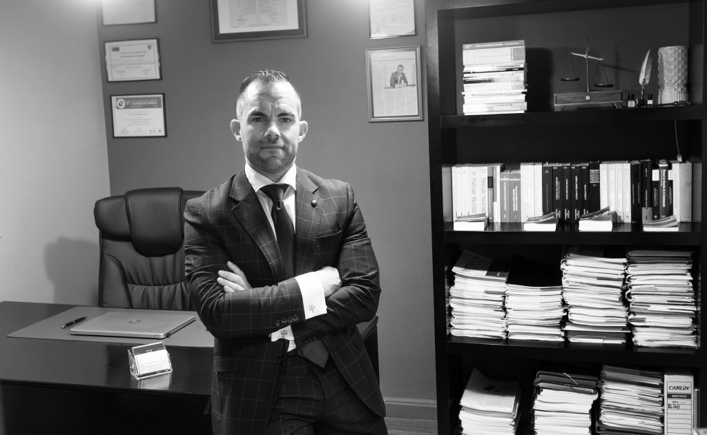 Dónde encontrar despachos de abogados confiables en A Coruña