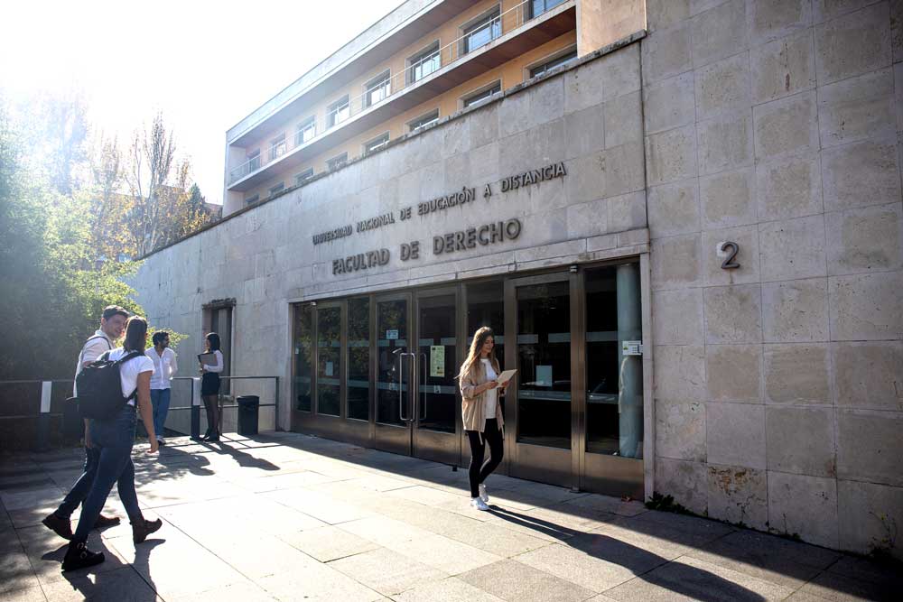 Estudiar Derecho en la UNED: Opiniones y Experiencia Real