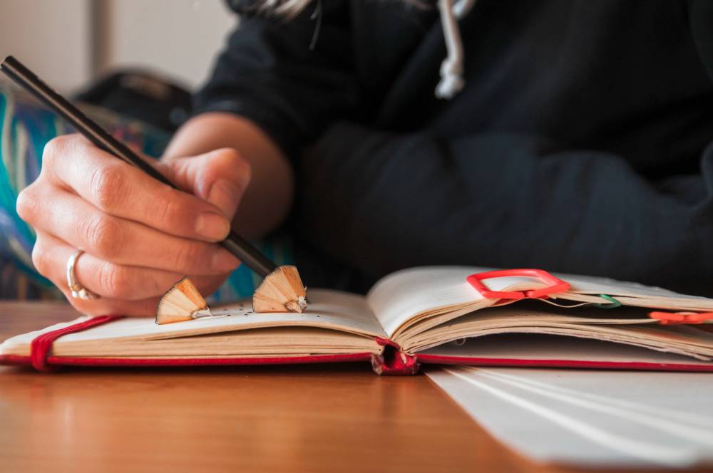 ESTUDIAR DERECHO RÁPIDO Y BIEN: 7 MÉTODOS INFALIBLES