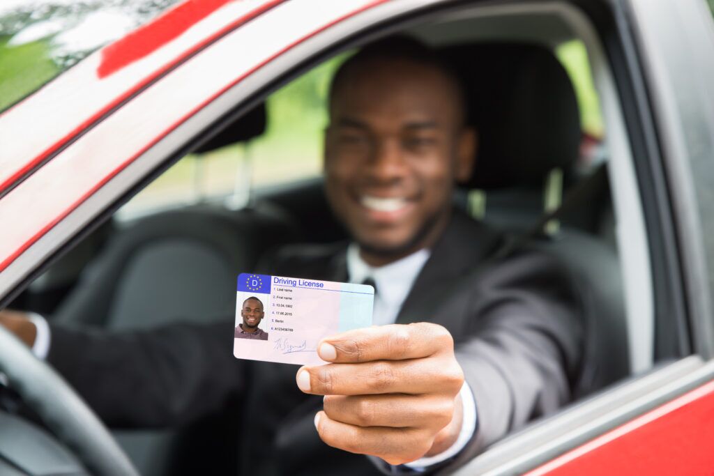Multa por conducir sin carnet: cuánto pagas y sanciones