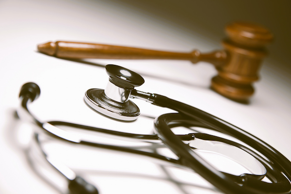 Negligencia Médica en Chile: Qué es y Cómo Reclamar en 2026