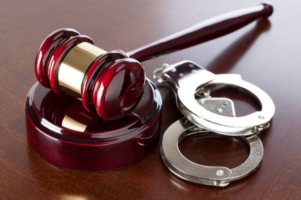 Procedimiento Abreviado en Bolivia: Ventajas y Requisitos