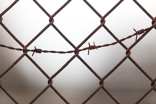 Qué implica el delito de quebrantamiento de condena en el artículo 468