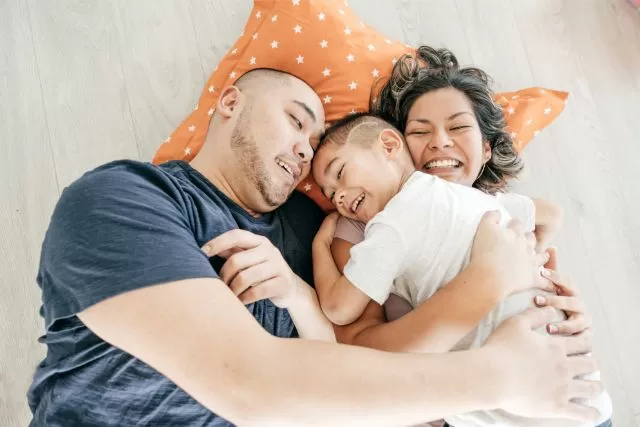 Qué son las prestaciones por paternidad y cuáles son tus derechos