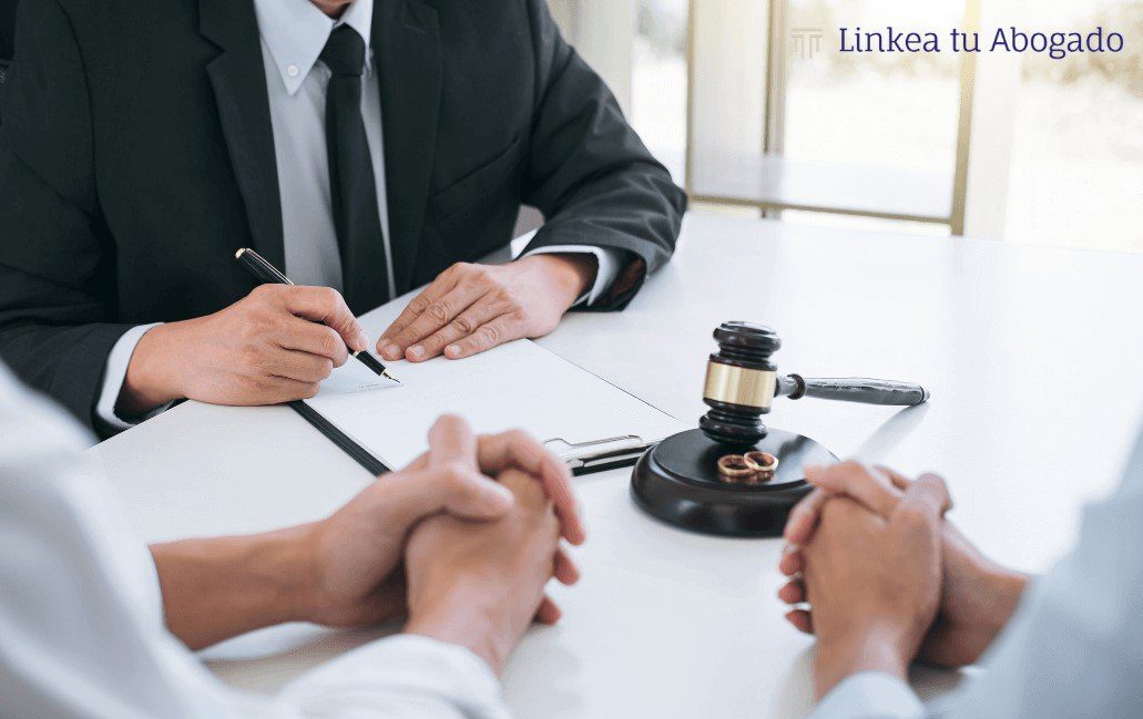 Requisitos y Causales de DIVORCIO en Guatemala | Guía 2026