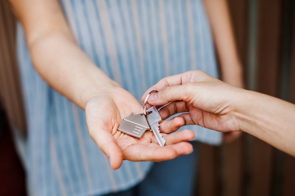 Se puede dejar la VIVIENDA EN USUFRUCTO A UN SOLO HIJO